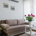 Lct Uptown Apartment