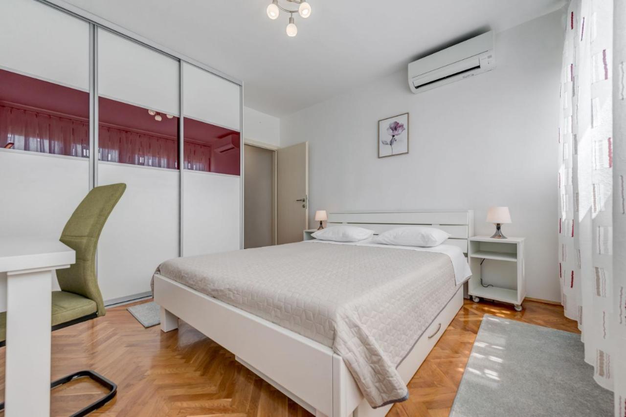 Apartment Lct Uptown Split