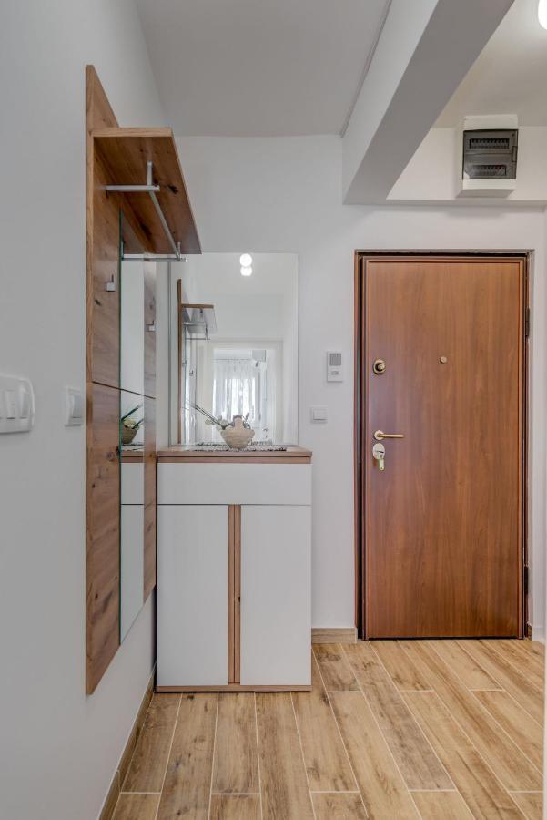 Apartment Lct Uptown Split